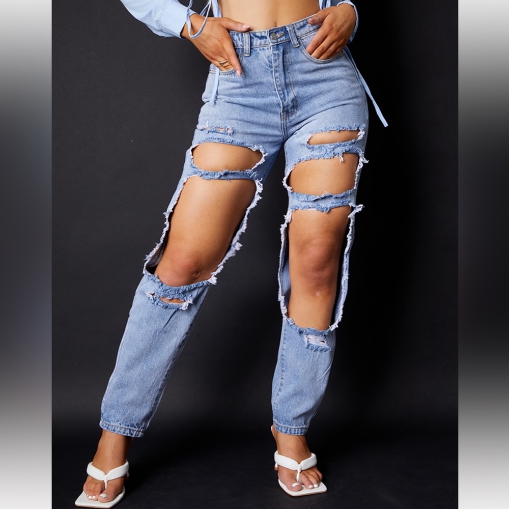 PRETTYLITTLETHING light wash open thigh mom jeans